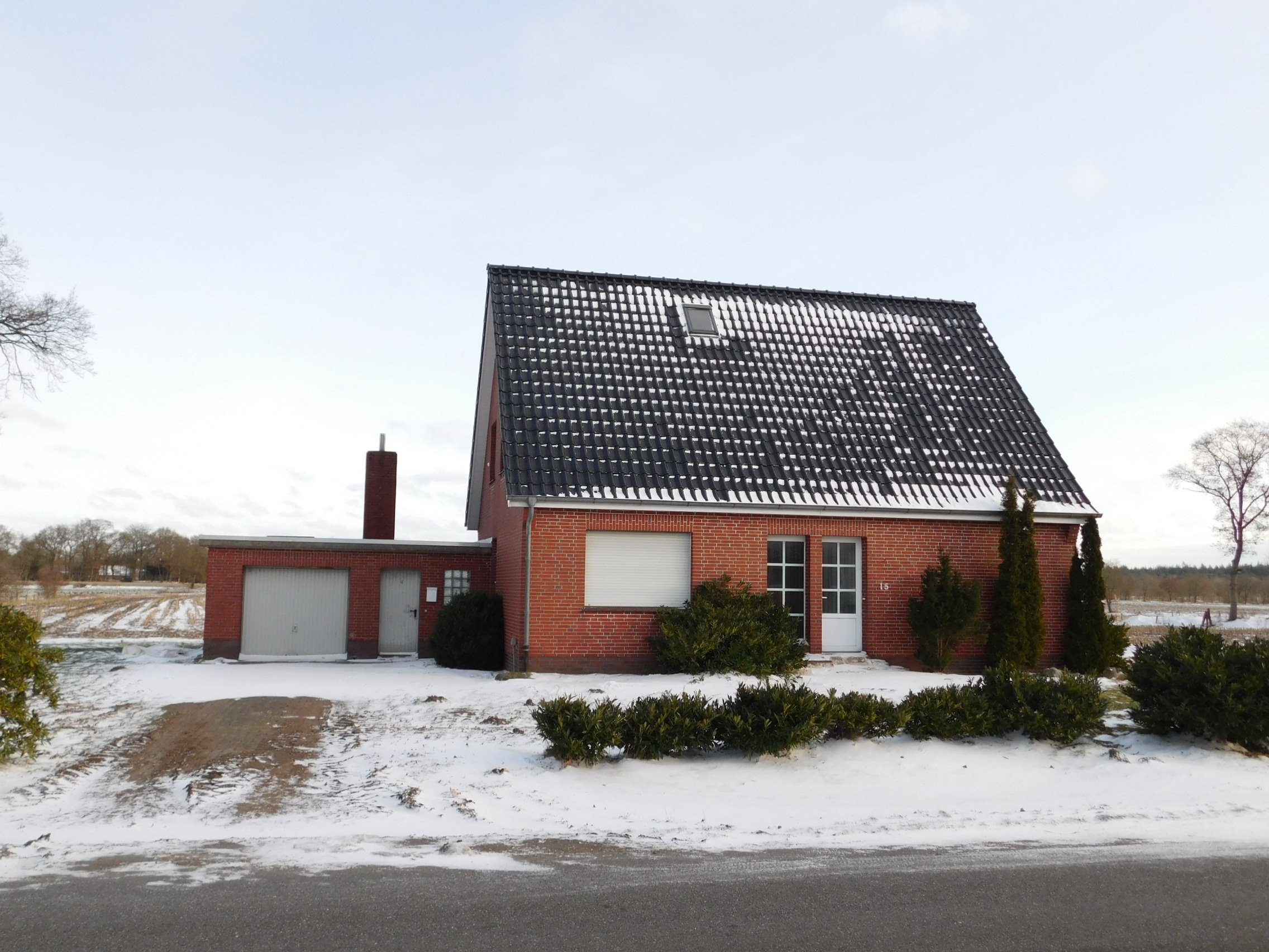 Foto WIESMOOR: Renoviertes Wohnhaus