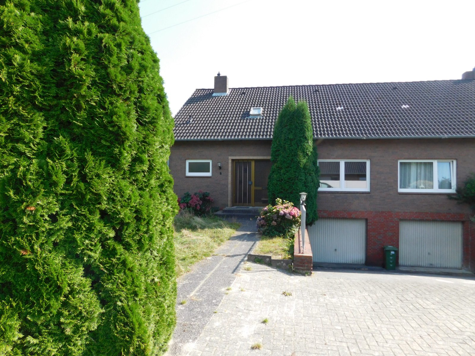 Foto WIESMOOR: Doppelhaush�lfte