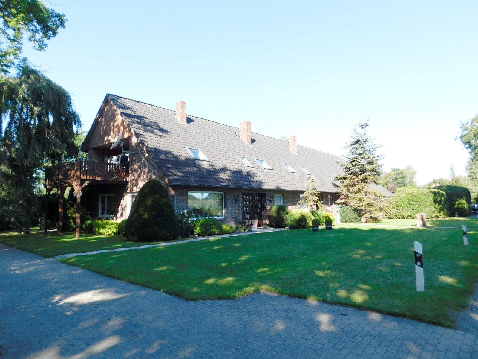Foto WIESMOOR: Resthof mit Weide