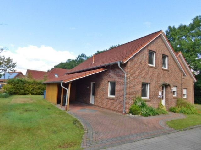 Foto FRIEDEBURG: Doppelhaush�lfte