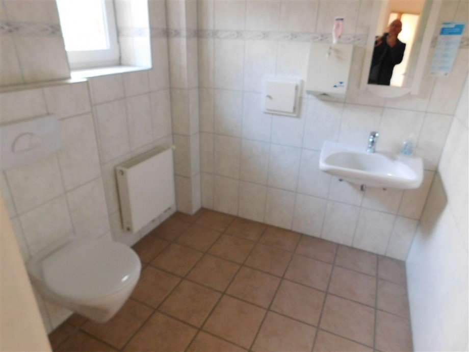 WC gro� B�ro / Praxis Wiesmoor